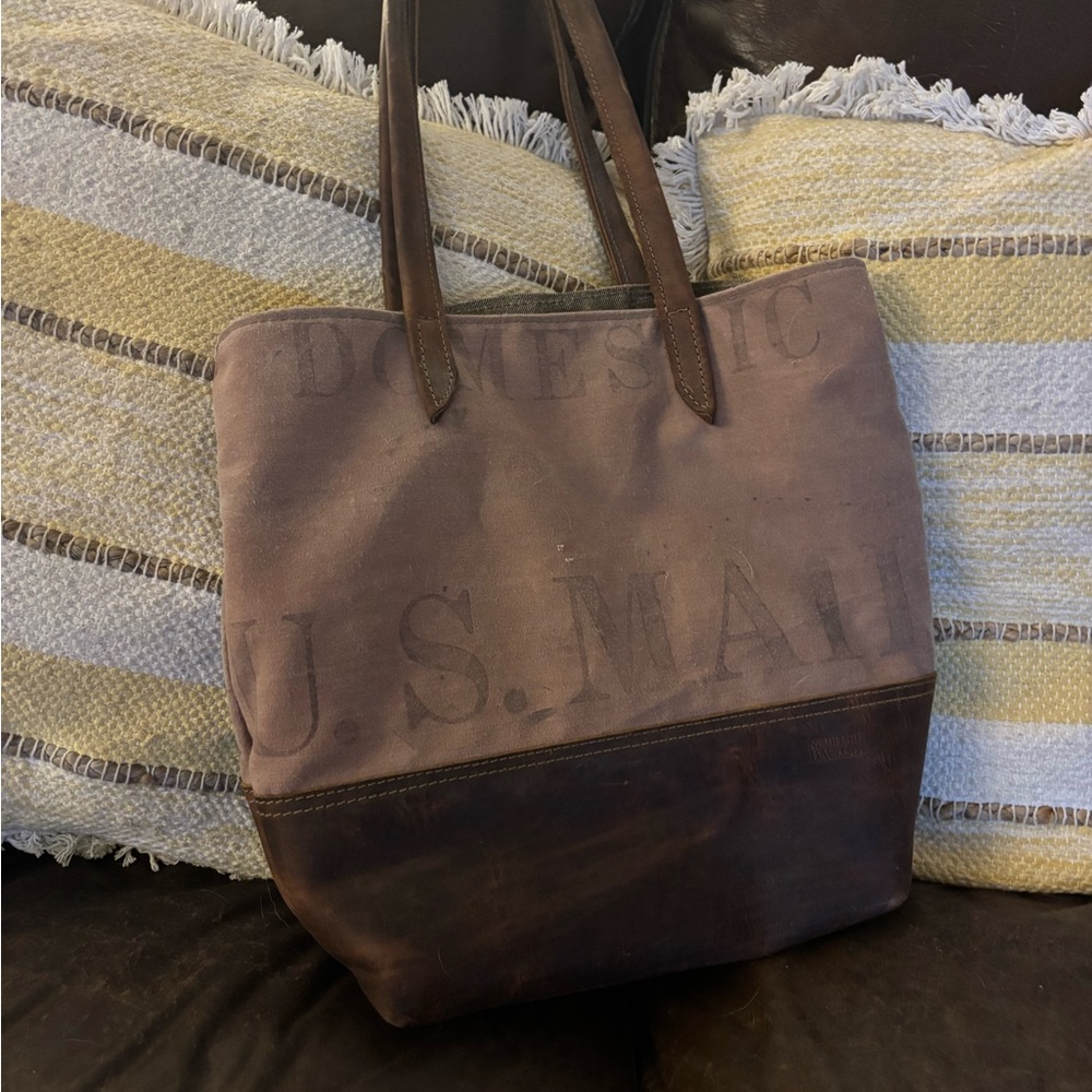 Mail carrier bag